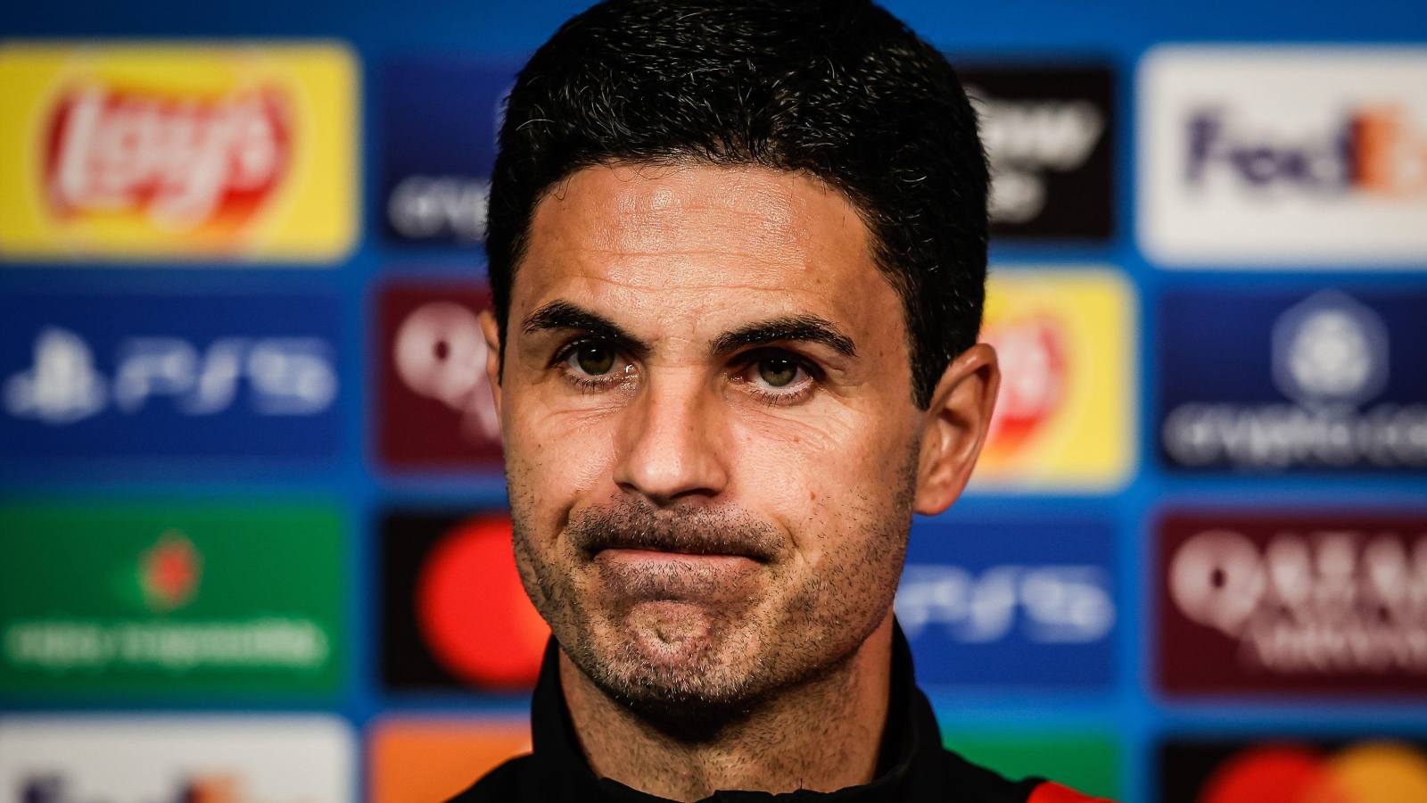Arsenal faces a £60m transfer hurdle as new conditions stall key signing.