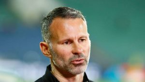 Ryan Giggs urges Man Utd to sign two proven stars to fix transfer crisis.
