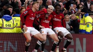 Chelsea in talks for shock loan-to-buy deal with Man Utd star, as Romano reveals 20-year-old’s Blues-only preference.